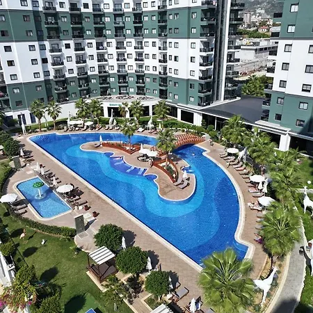 5 Star Facilities/walking Distance To Amenities And The Apartment