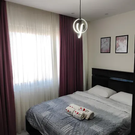 5 Star Facilities/walking Distance To Amenities And The Daire