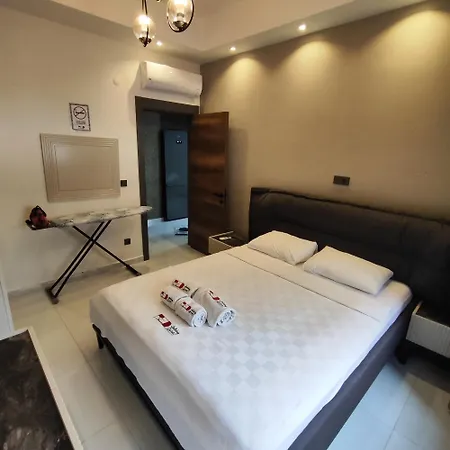 5 Star Facilities/walking Distance To Amenities And The Daire *