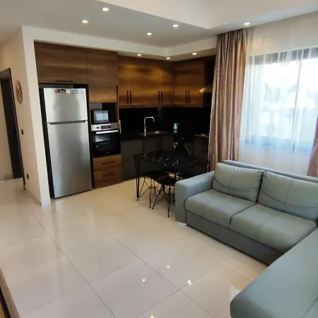 5 Star Facilities/walking Distance To Amenities And The Daire