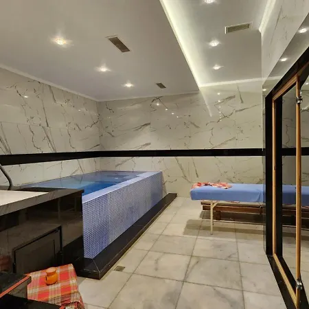 5 Star Facilities/walking Distance To Amenities And The Daire